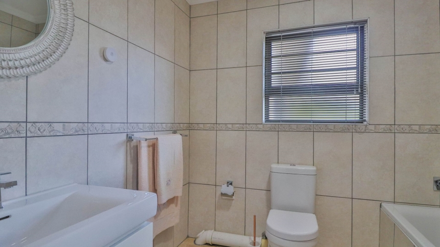 5 Bedroom Property for Sale in Dana Bay Western Cape
